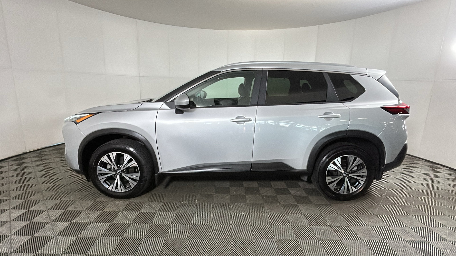 Used 2023 Nissan Rogue SV w/ SV Premium B Package AWD/4WD image 7