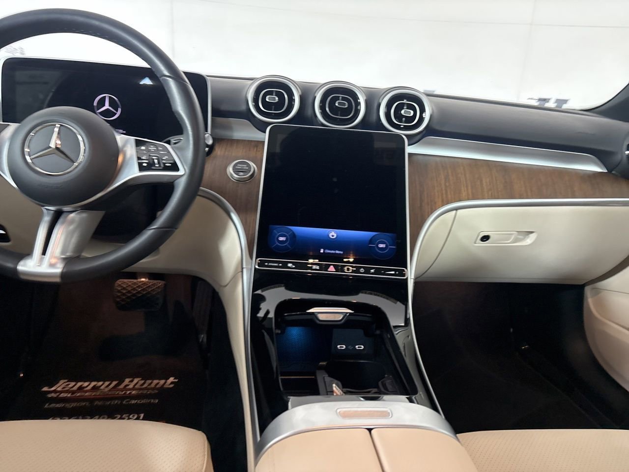 Used 2025 Mercedes-Benz C 300 4MATIC Sedan image 23