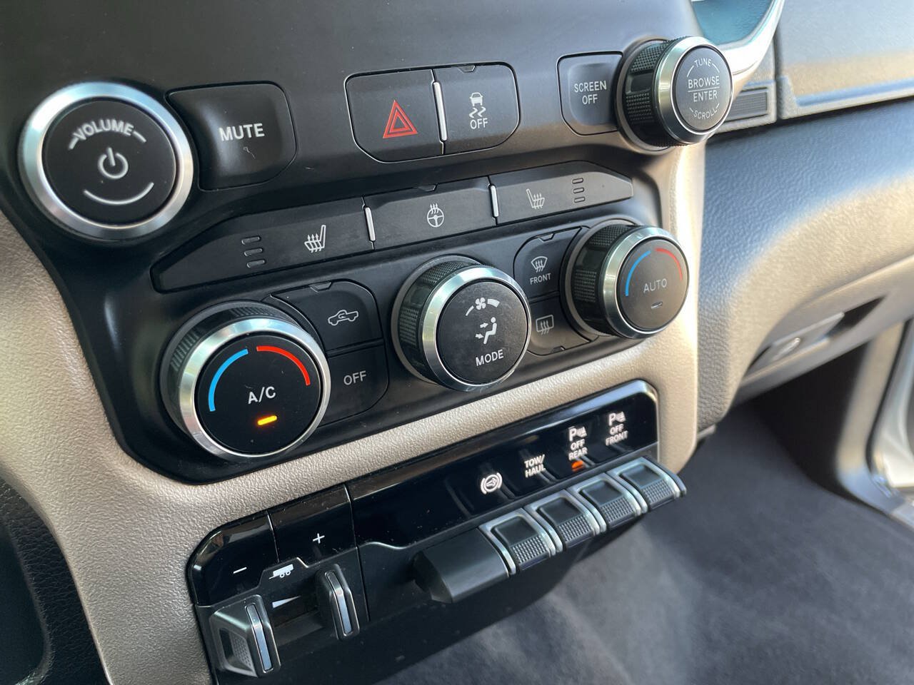 Used 2020 RAM 2500 Laramie AWD/4WD image 13