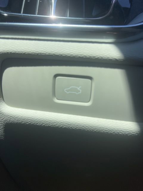 Used 2025 Volvo S60 B5 Plus w/ Climate Package image 33