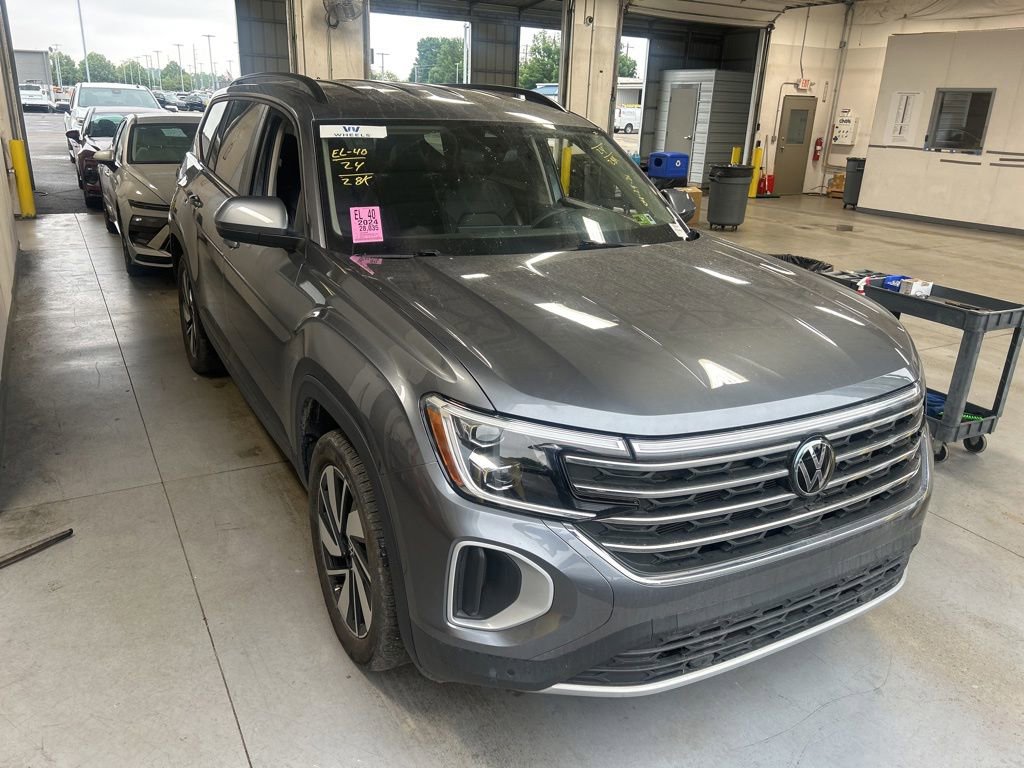 Used 2024 Volkswagen Atlas SE AWD/4WD image 8