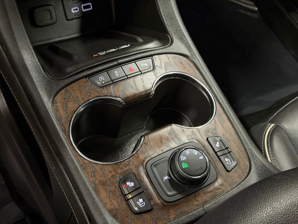 Used 2021 GMC Acadia Denali w/ Denali Technology Package image 30