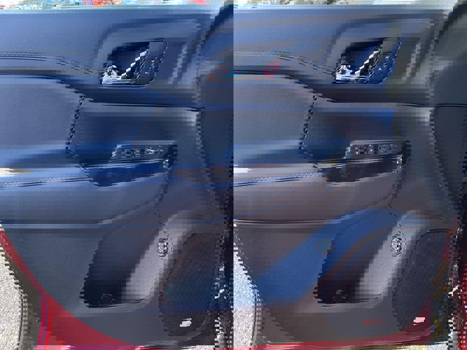 Used 2023 GMC Acadia AT4 image 15