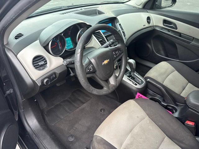 Used 2013 Chevrolet Cruze LS FWD image 21