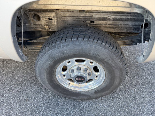 Used 2005 GMC Sierra 2500 SLT w/ Heavy-Duty Power Package AWD/4WD image 26