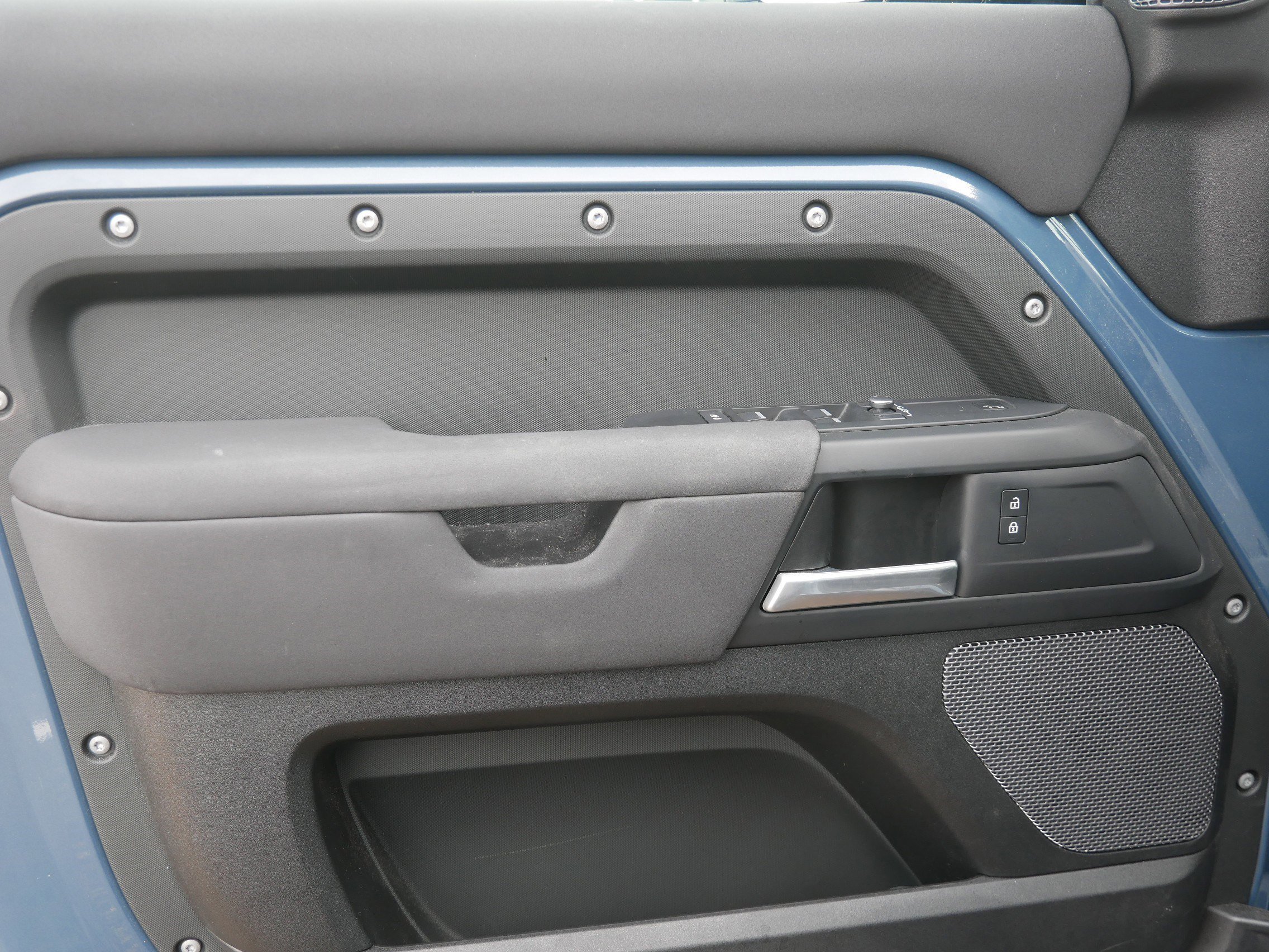 Used 2022 Land Rover Defender 110 image 13