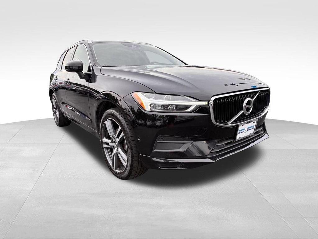 Used 2018 Volvo XC60 T5 Momentum w/ Vision Package