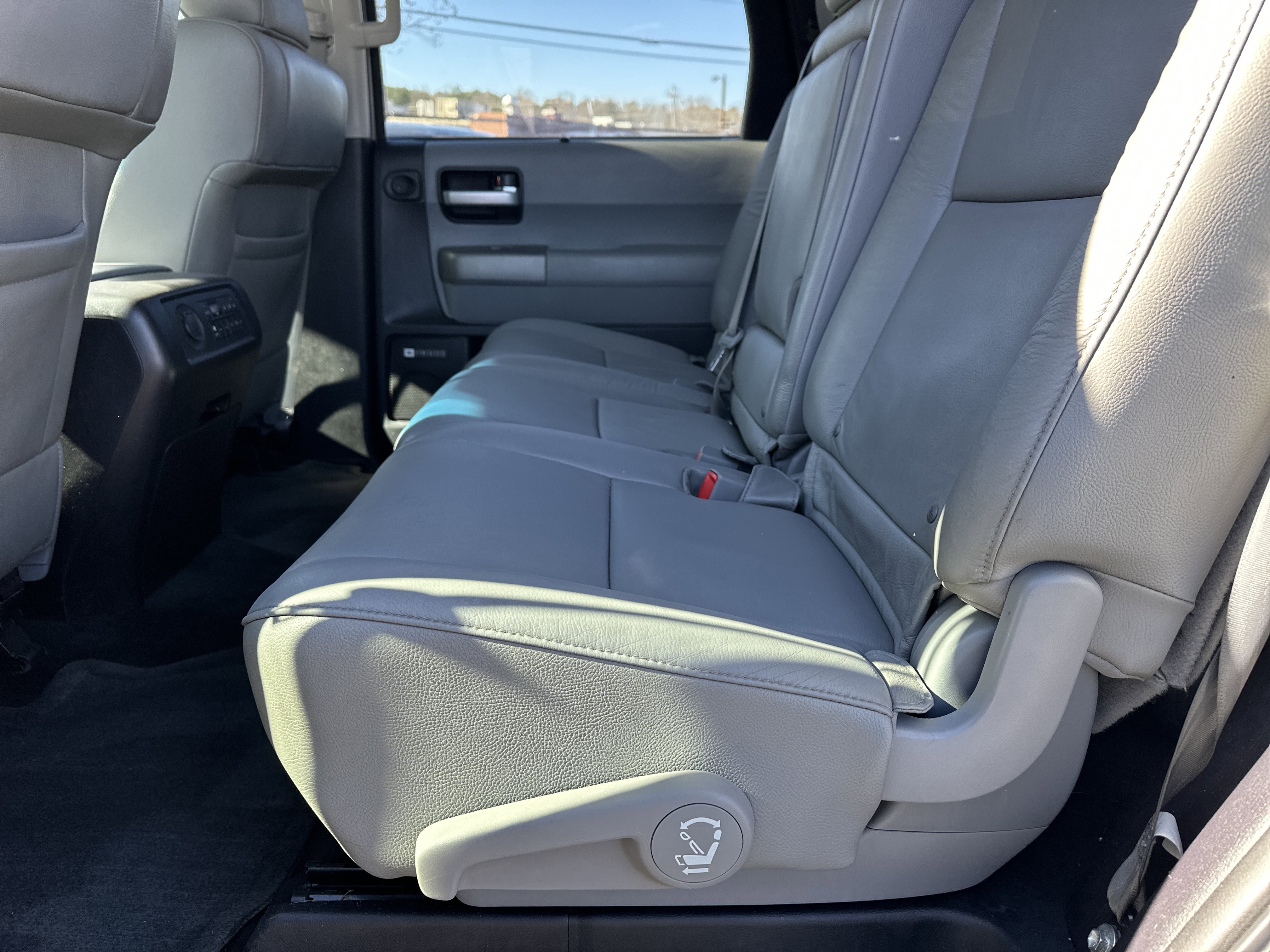 Used 2016 Toyota Sequoia Limited image 23