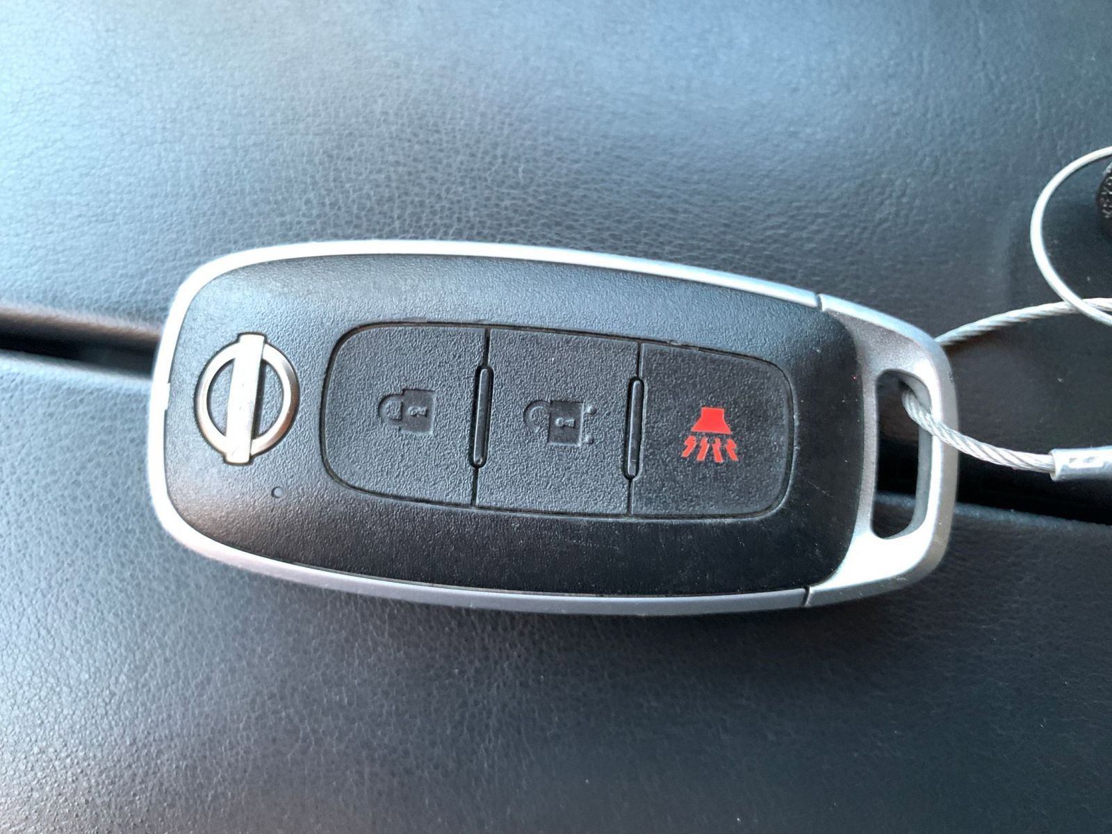 Used 2023 Nissan Rogue S image 22