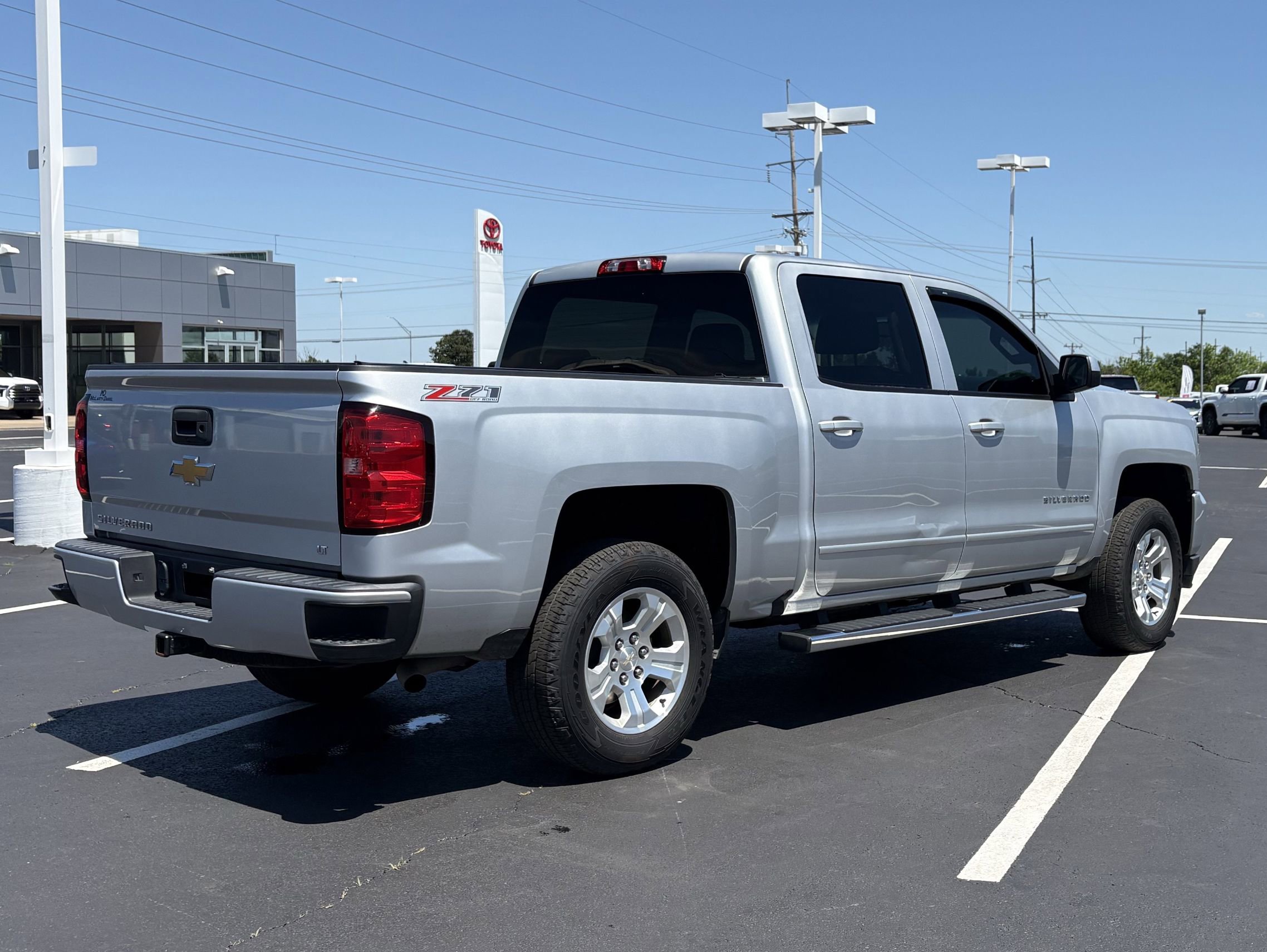 Used 2017 Chevrolet Silverado 1500 LT w/ All Star Edition AWD/4WD image 14