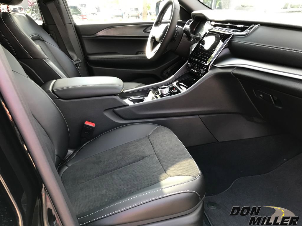 New 2025 Jeep Grand Cherokee L Altitude image 22