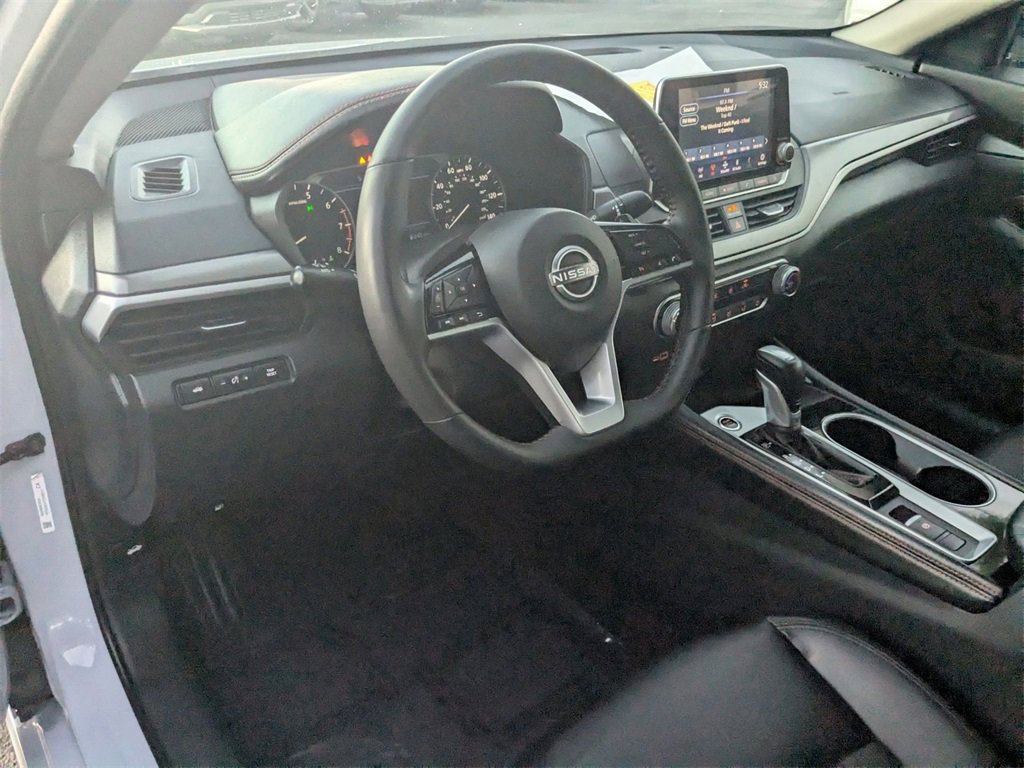 Used 2025 Nissan Altima 2.5 SR image 13