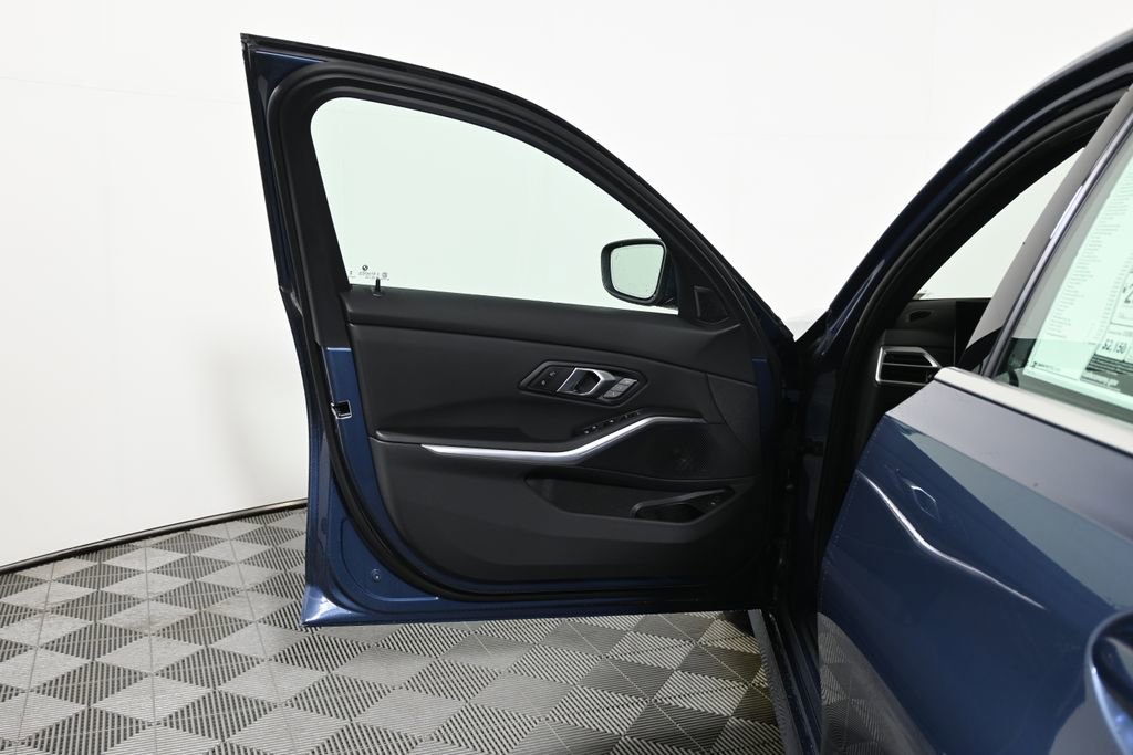 Used 2026 BMW 330i xDrive Sedan w/ Convenience Package image 29