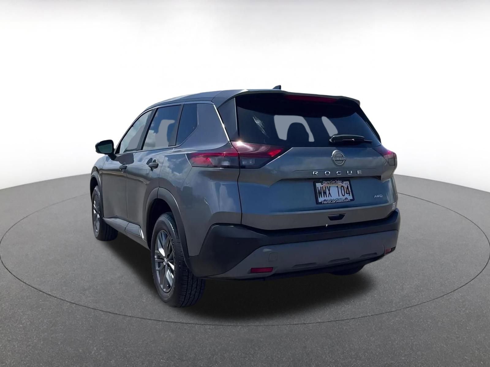 Used 2023 Nissan Rogue S image 11