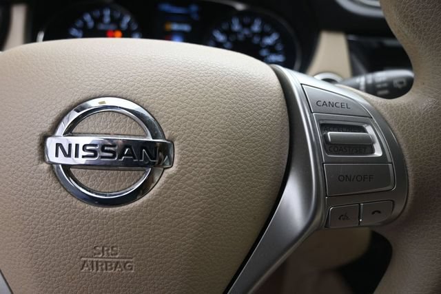 Used 2015 Nissan Rogue SV w/ SV Premium Package FWD image 14