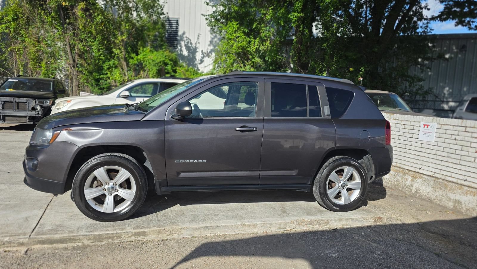 Used 2015 Jeep Compass Sport w/ Power Value Group AWD/4WD image 2