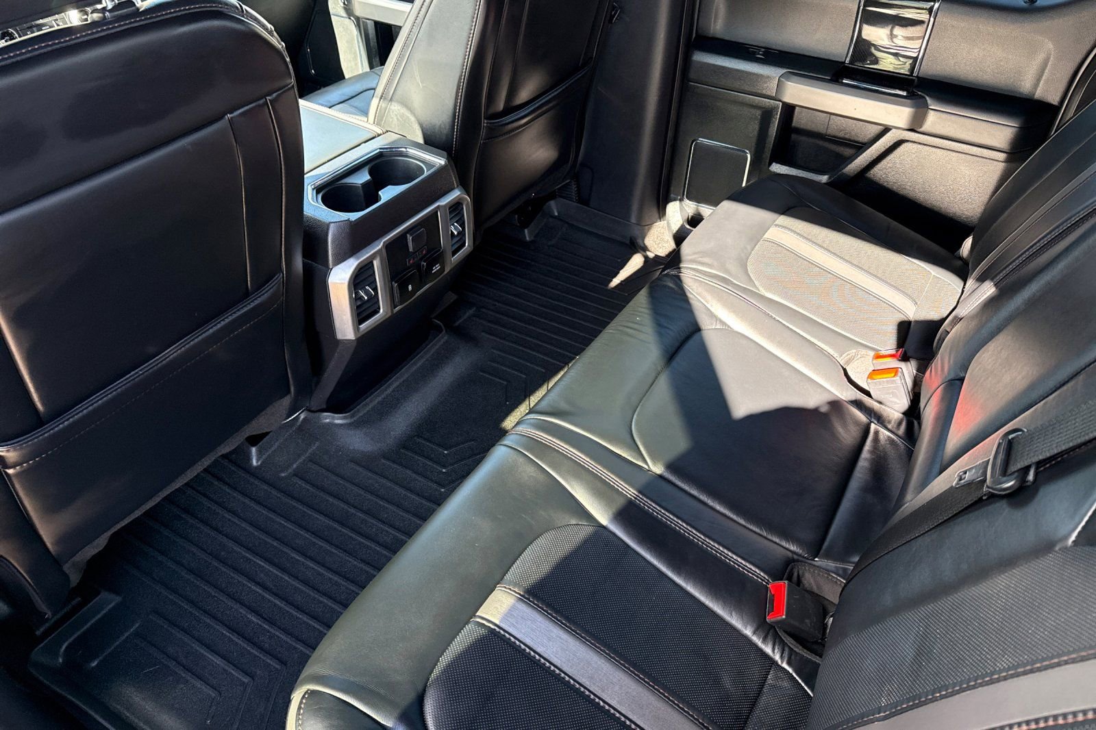 Certified 2021 Ford F450 Platinum w/ FX4 Off-Road Package image 13