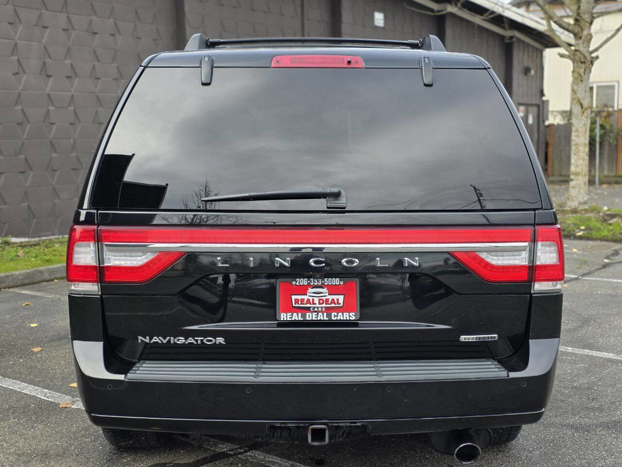 Used 2016 Lincoln Navigator Select image 5