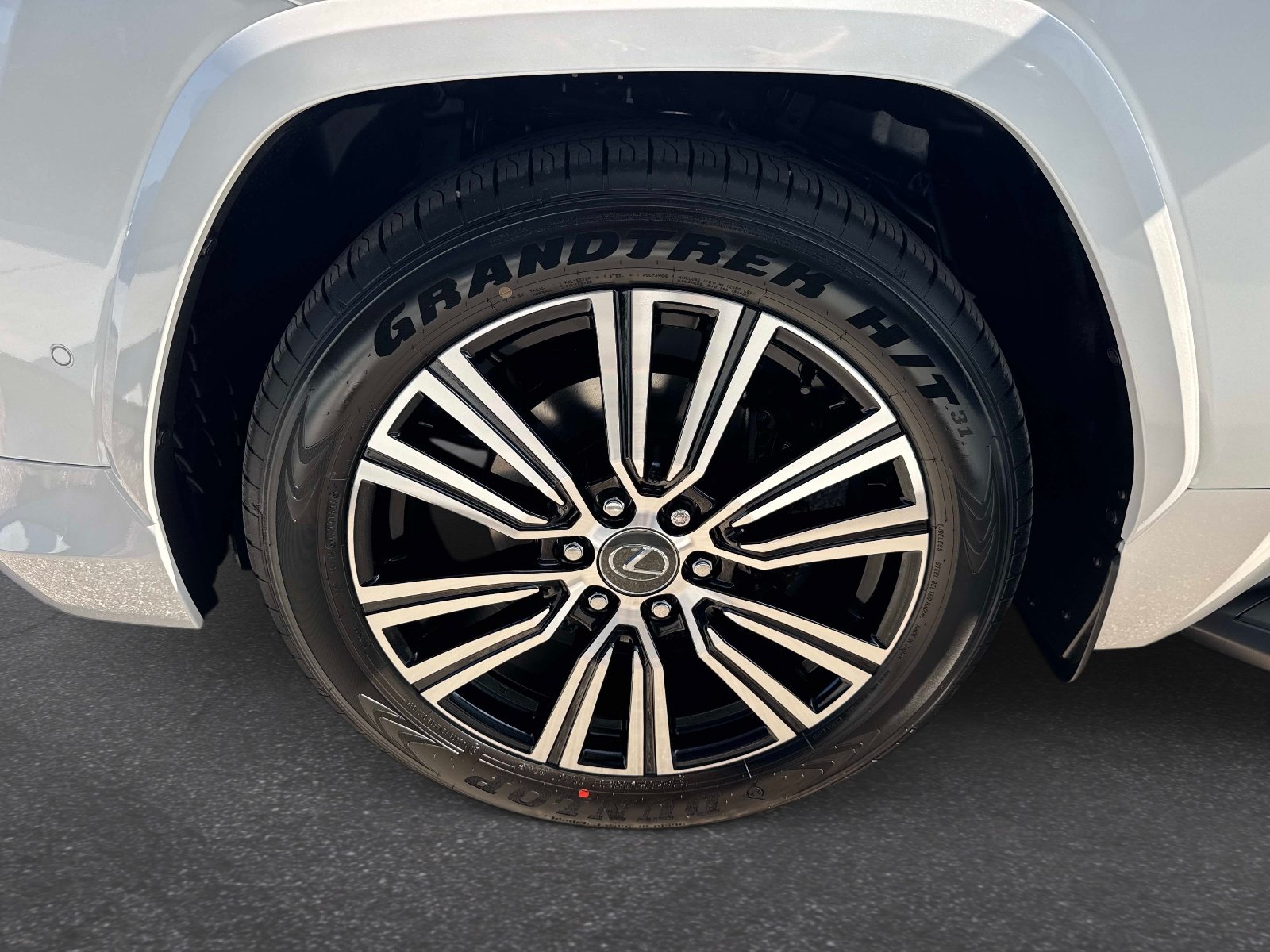 New 2026 Lexus LX 700h Luxury AWD/4WD image 10