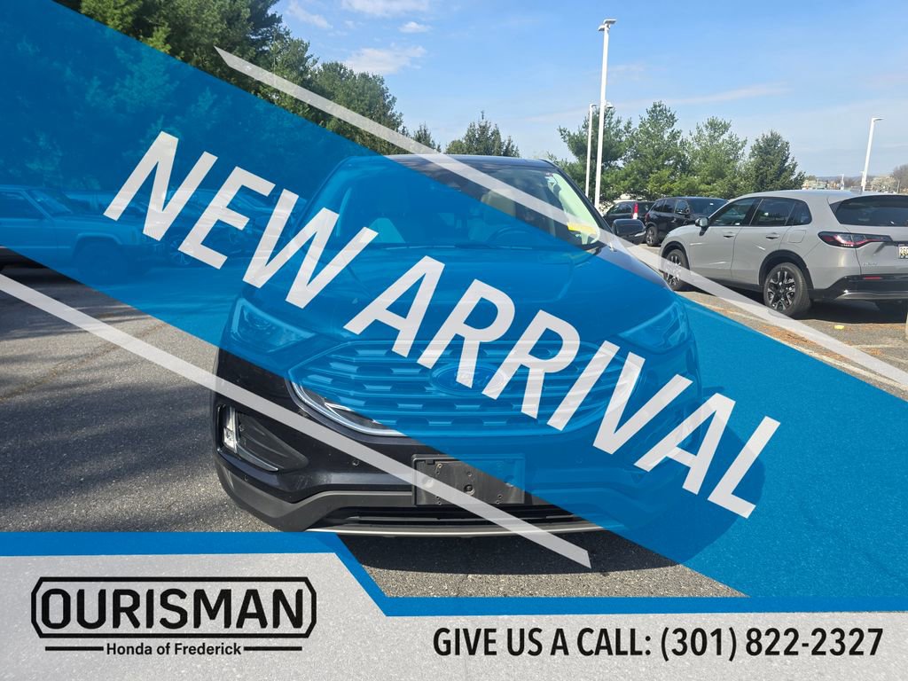 Used 2022 Ford Edge Titanium w/ Class II Trailer Tow Package image 3