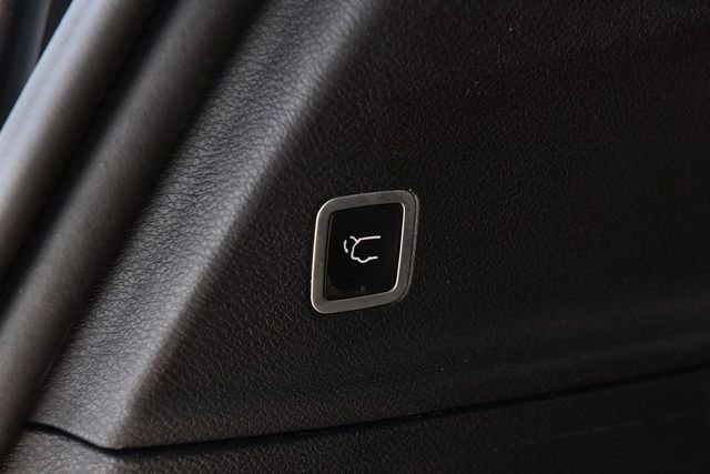 Used 2018 Chrysler Pacifica Limited w/ Advanced Safetytec Group FWD image 33