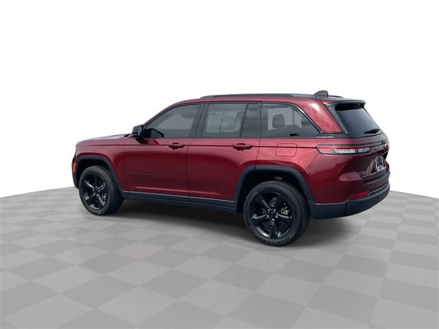 Used 2023 Jeep Grand Cherokee Altitude image 6