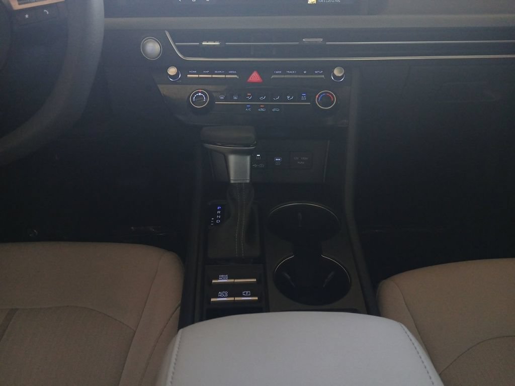 Used 2026 Hyundai Sonata SE FWD image 14