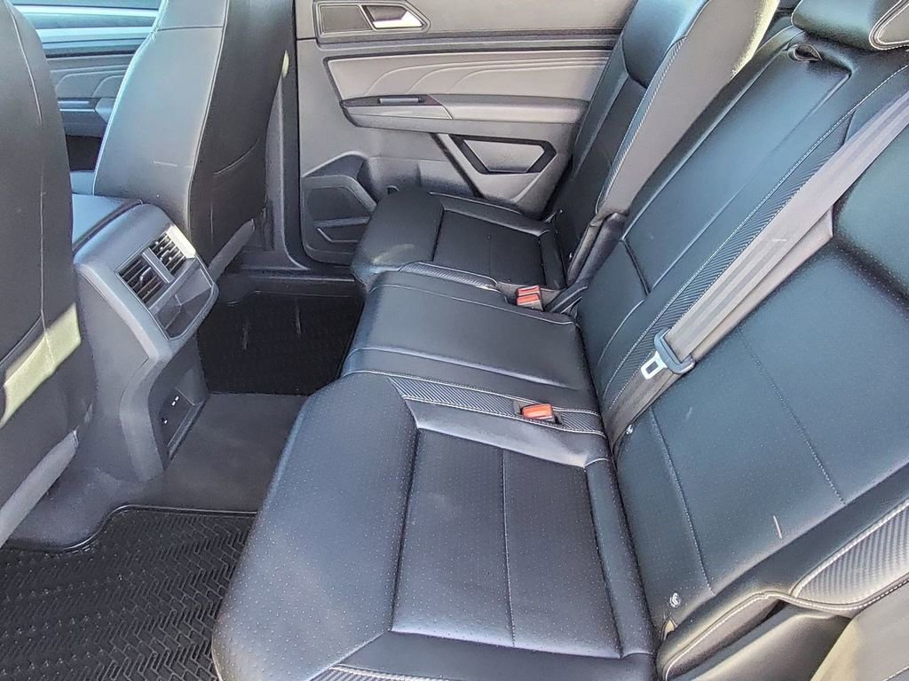 Used 2022 Volkswagen Atlas Cross Sport SEL R-Line image 32