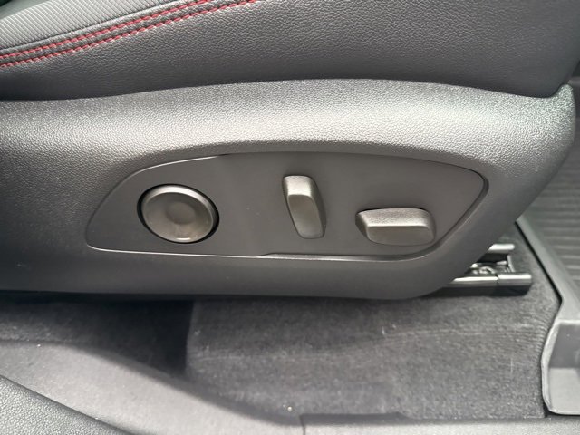 Used 2026 Chevrolet Traverse RS image 33