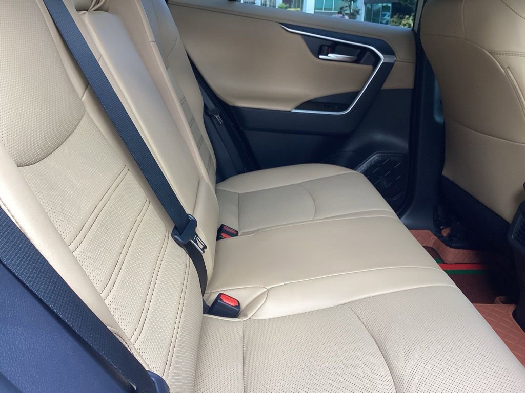 Used 2025 Toyota RAV4 Limited w/ Advanced Technology Package image 5