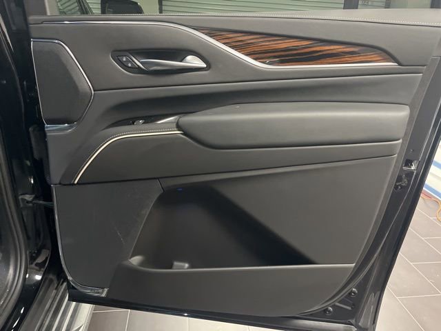 Certified 2024 Cadillac Escalade ESV Luxury image 13
