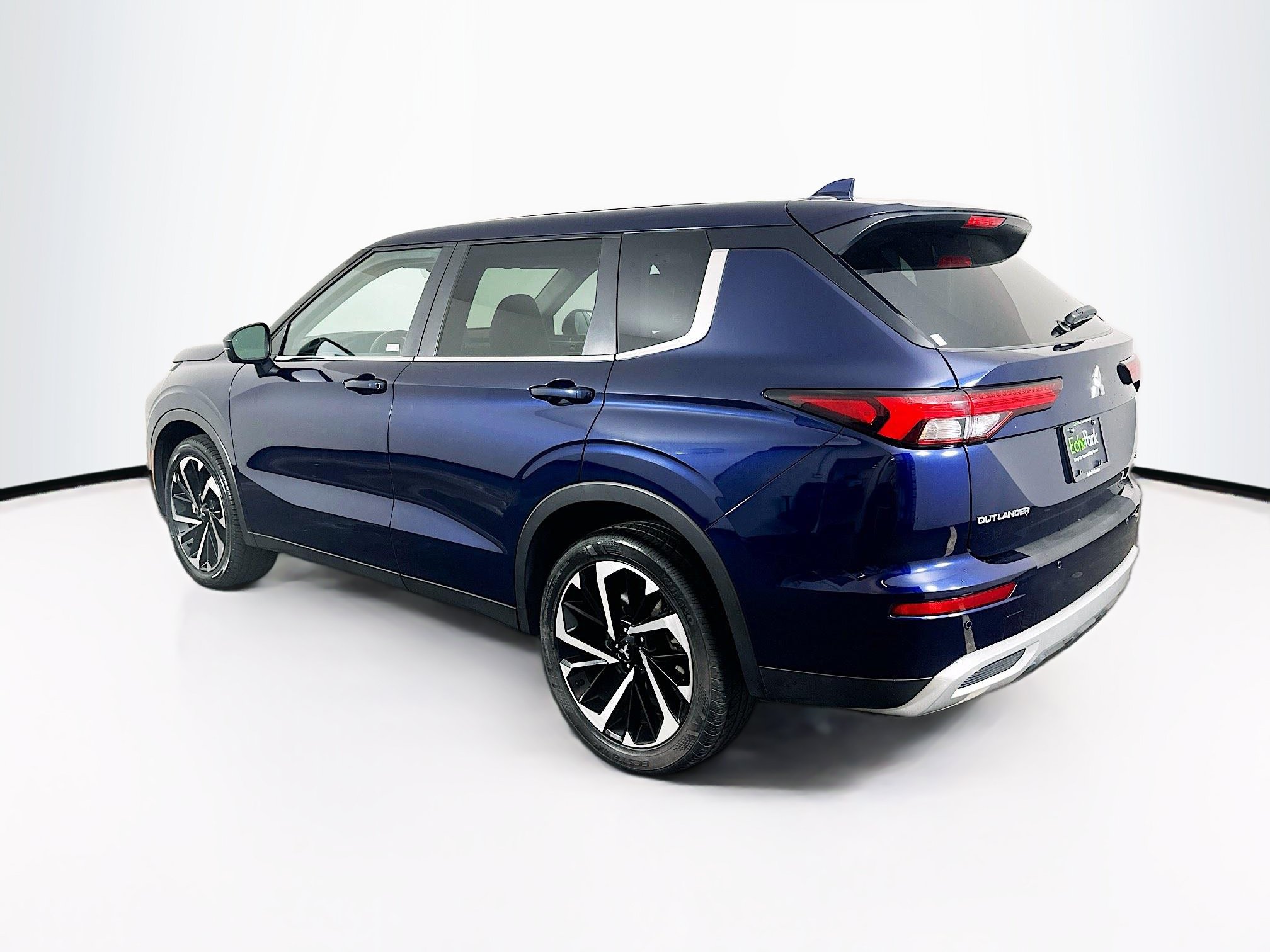 Used 2024 Mitsubishi Outlander SE FWD image 5