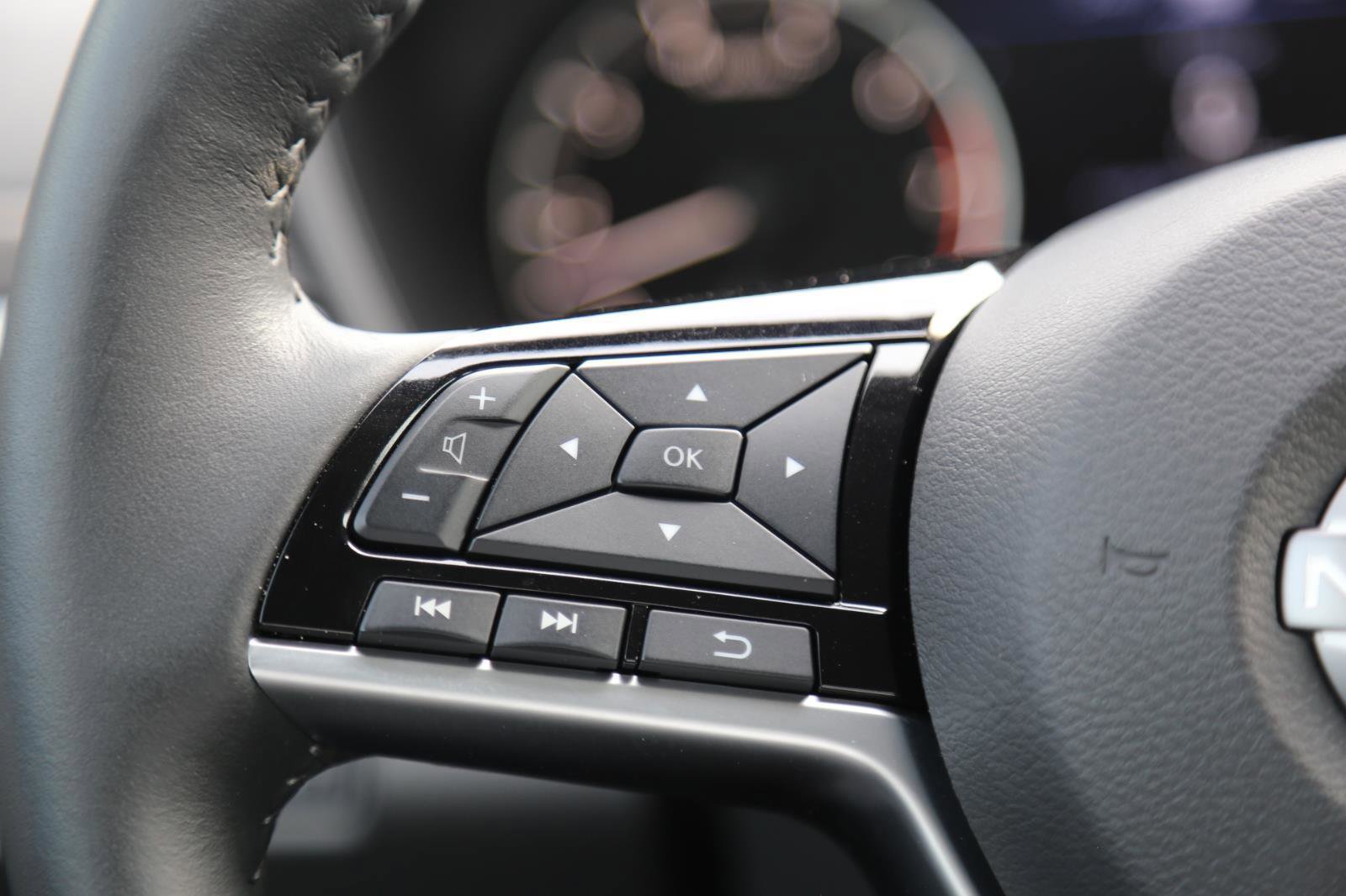 Used 2025 Nissan Altima 2.5 SR w/ SR Premium Package FWD image 9