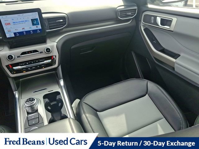 Used 2023 Ford Explorer XLT w/ Equipment Group 202A AWD/4WD image 16