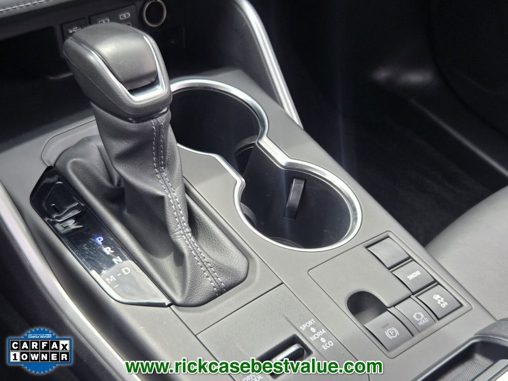 Used 2024 Toyota Highlander XLE image 28