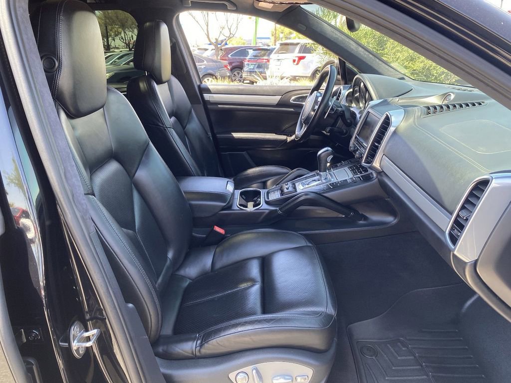 Used 2012 Porsche Cayenne Turbo AWD/4WD image 11