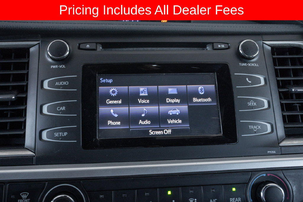 Used 2017 Toyota Highlander LE FWD image 12