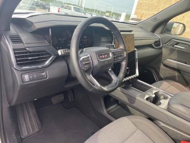 Used 2025 GMC Acadia Elevation image 16