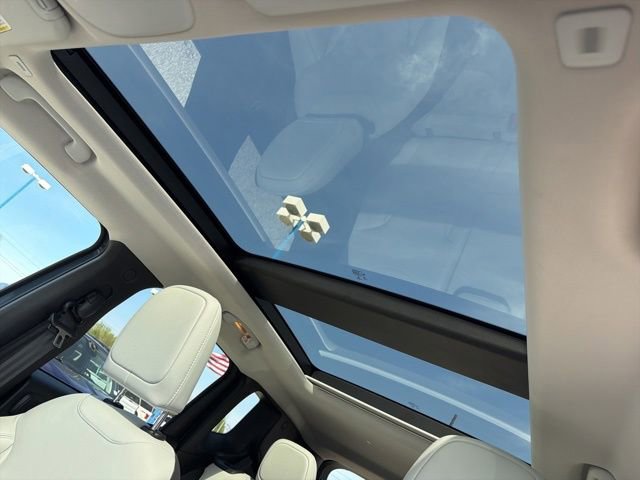 Used 2022 Jeep Renegade Limited w/ Sun, Sound & Wheels Group AWD/4WD image 35