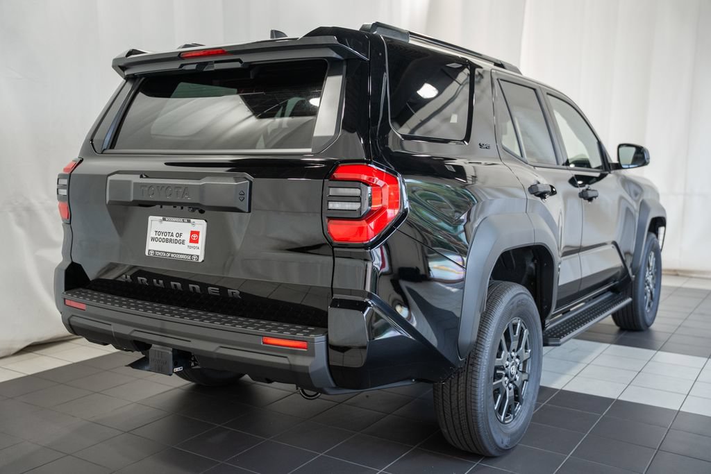 New 2026 Toyota 4Runner SR5 AWD/4WD image 4