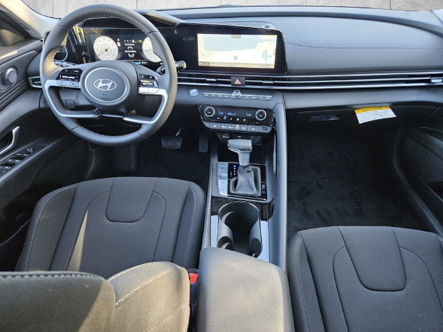 Certified 2025 Hyundai Elantra SEL FWD image 7