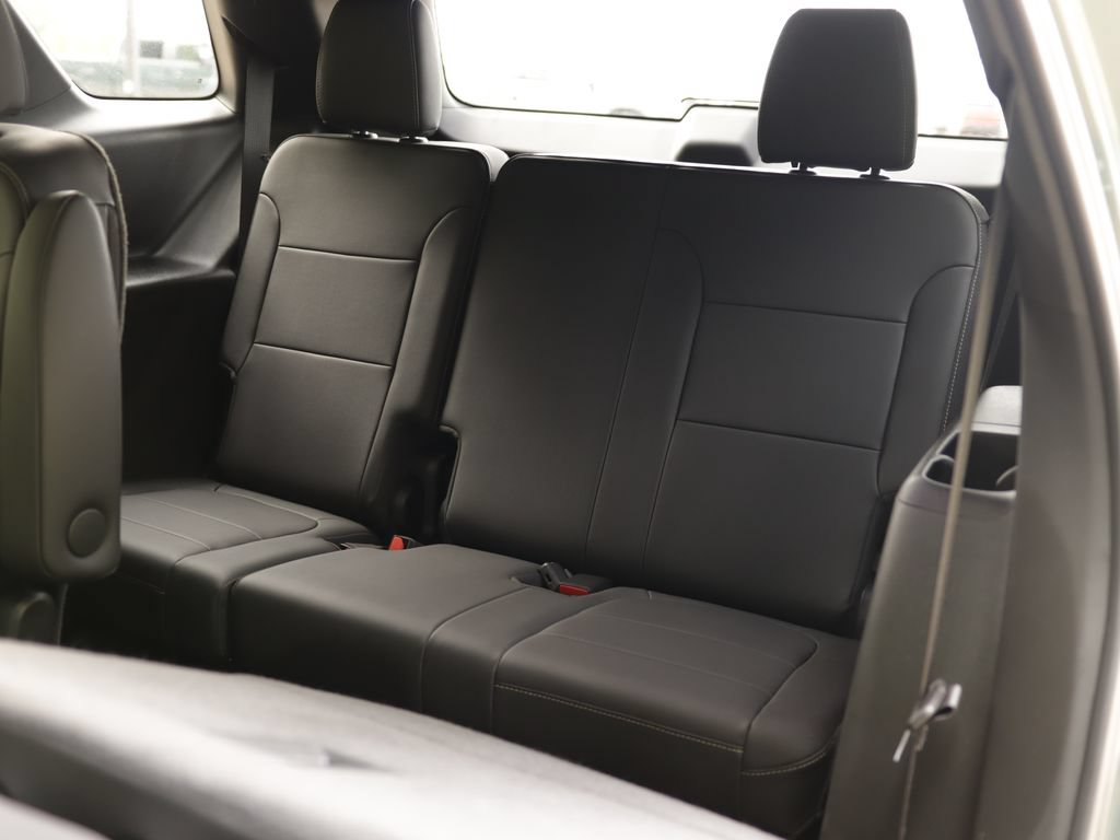 Used 2023 Chevrolet Traverse LT w/ LPO, Floor Liner Package AWD/4WD image 27