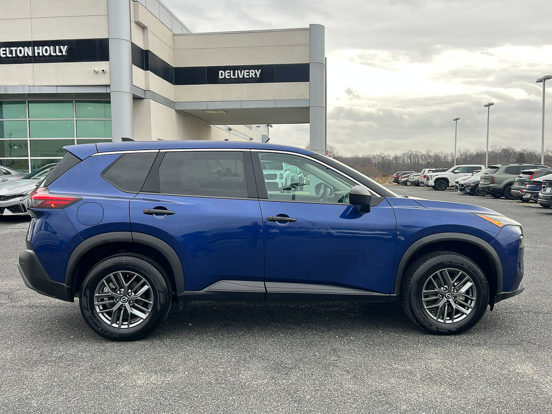 Used 2023 Nissan Rogue S image 8
