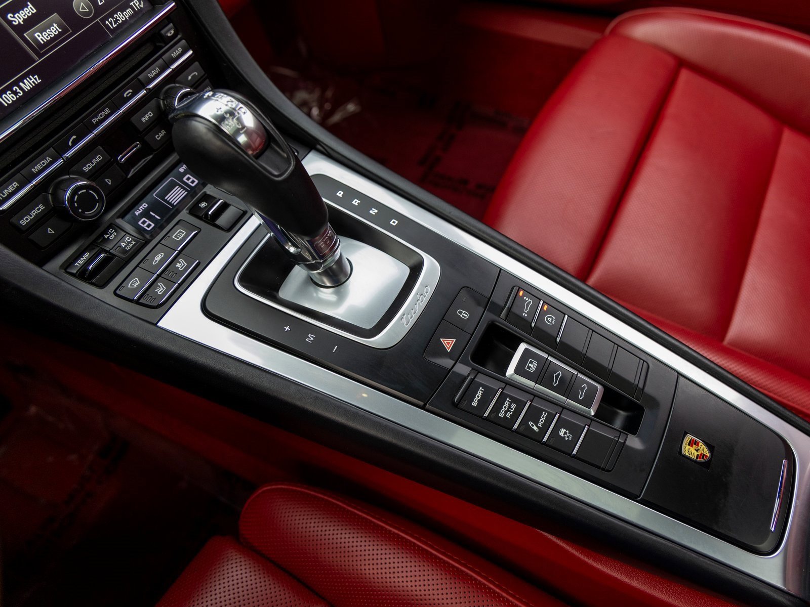 Used 2015 Porsche 911 Turbo image 43