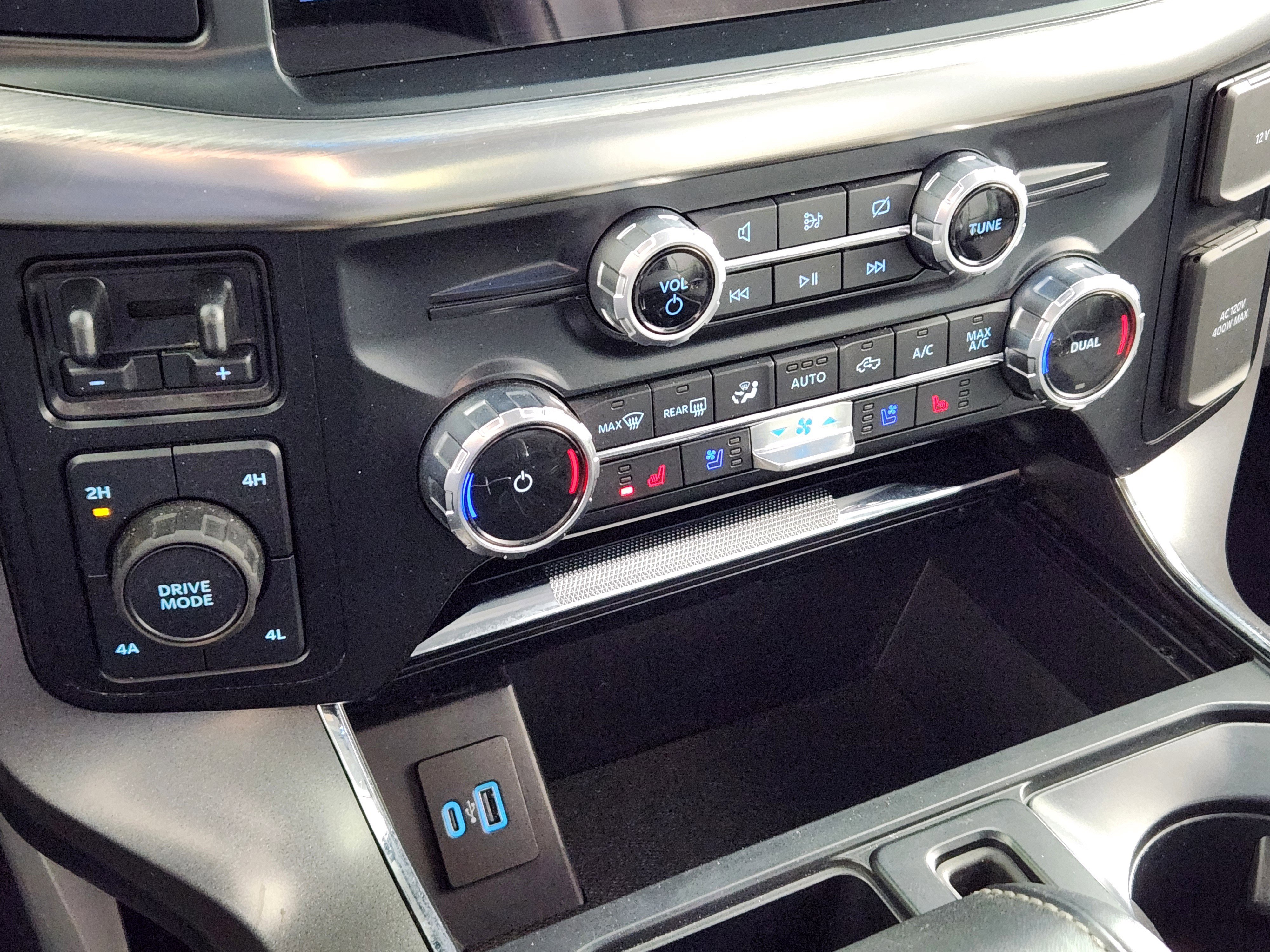 Used 2023 Ford F150 Lariat image 24