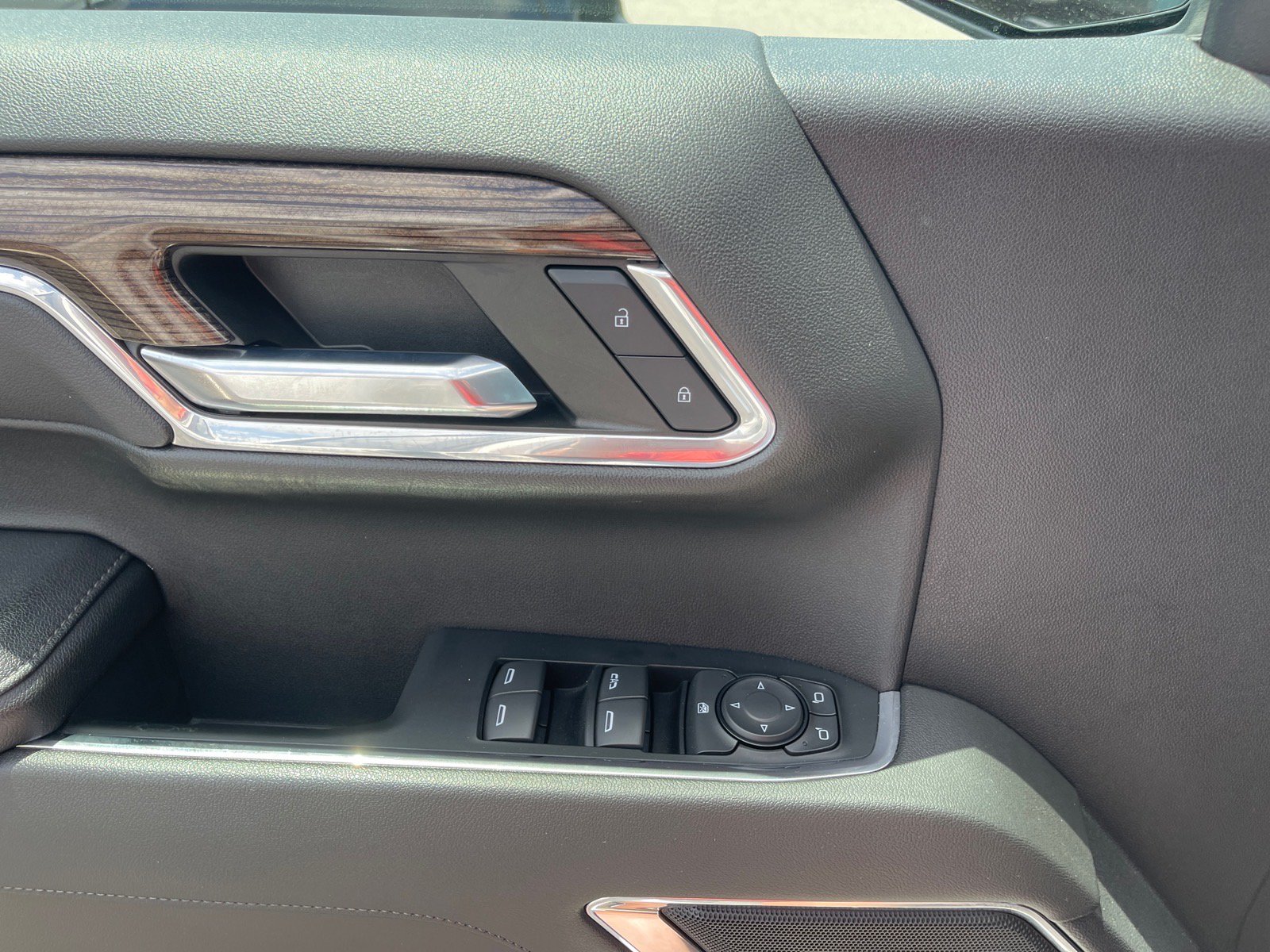 Used 2023 Chevrolet Silverado 1500 LT w/ Protection Package RWD image 8