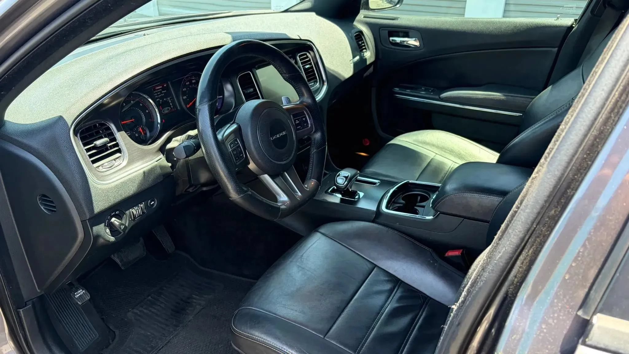 Used 2014 Dodge Charger SXT RWD image 10