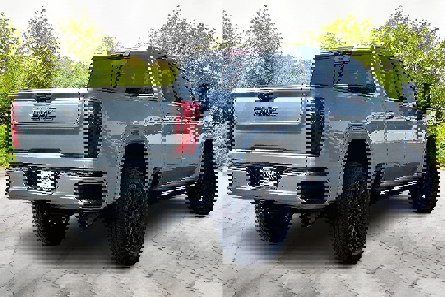 Used 2024 GMC Sierra 2500 Denali Ultimate image 13