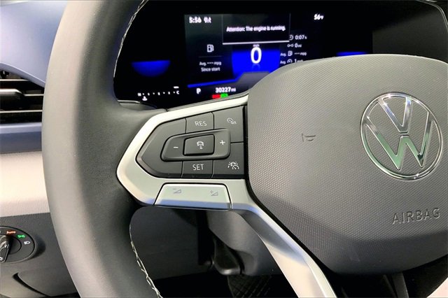 Certified 2022 Volkswagen Taos SE image 18