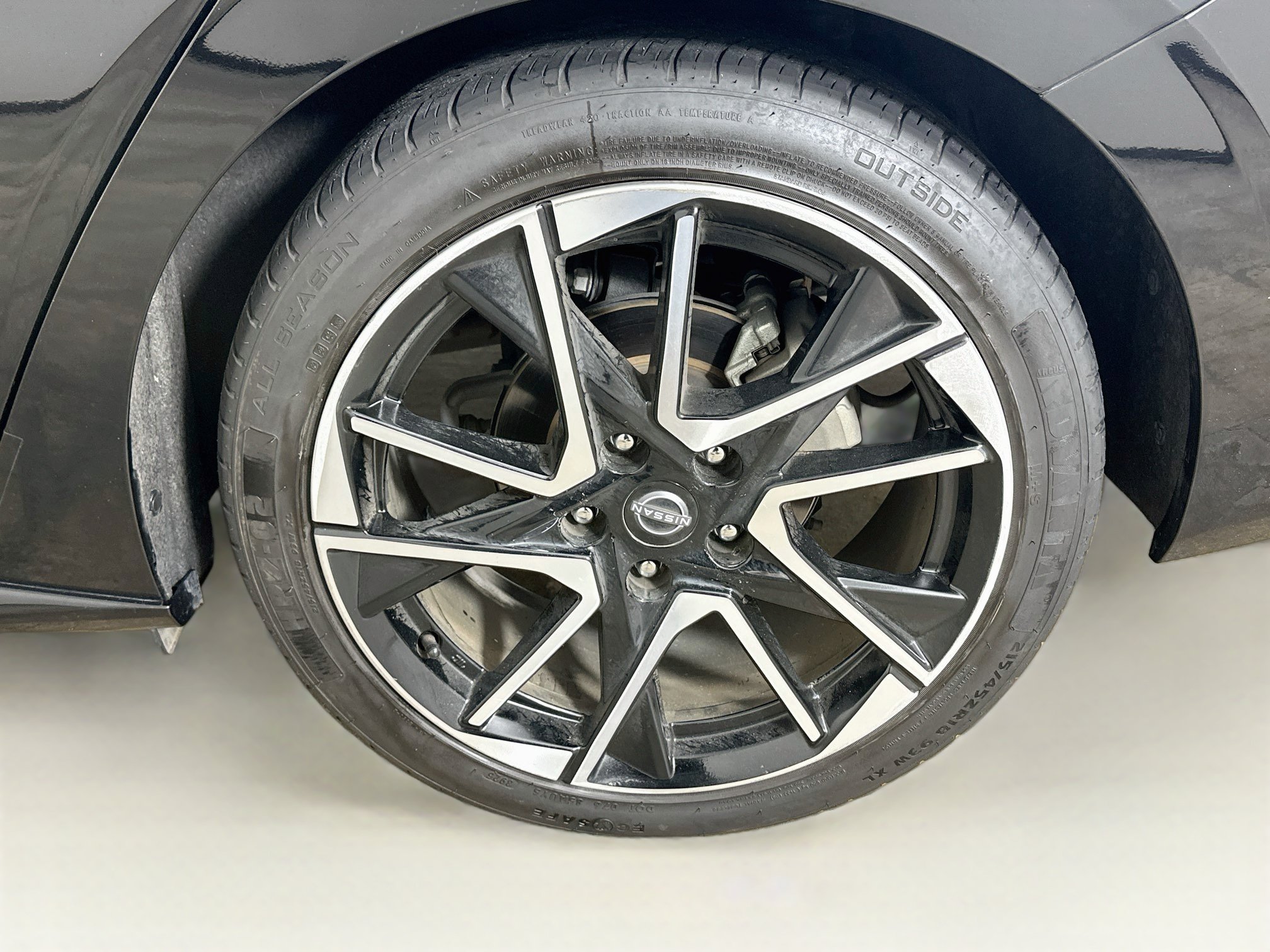 Used 2025 Nissan Sentra SR FWD image 11